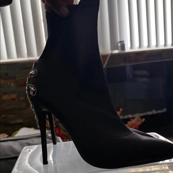 Stunning Black Embellished Women's Heels - Picture 2 of 10
